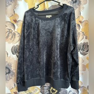 L&G Velour Sweatshirt